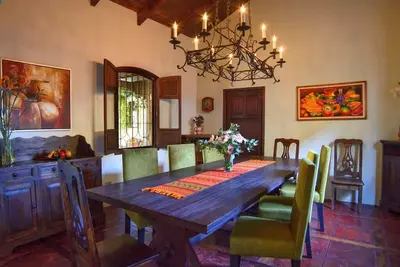 Image de Walk to downtown Beautifull villa. Gated neighborhood. Fast internet. Purified.