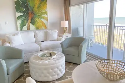 Image de New Oceanfront Condo W/ Pool