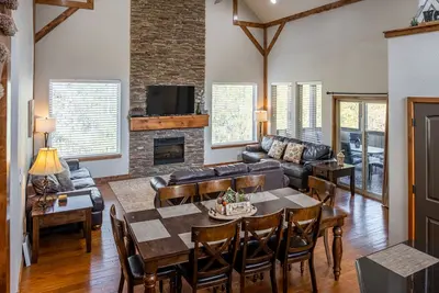 Image de Family Canyon Lodge ~ Large Gathering Place