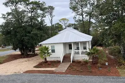 Image de New Listing! - Brand new 4br/2ba, 100 steps to the beach!