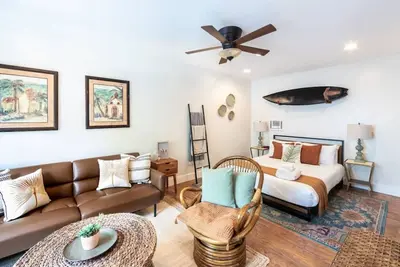 Image de Unit B - B Ave Bungalows · Large Beach Studio, 5 Min Walk to Coronado Beach!