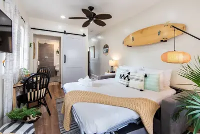 Image de Unit A - B Ave Bungalows · Cozy Beach Studio, 5 Min Walk to Coronado Beach!