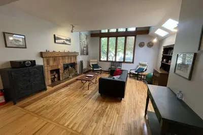 Image de Entire house - inner city cabin Vacation Home - 10mins to Dt/ Kensington