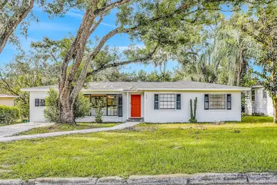 Image de Single-level home with pool, fenced yard, & screened porch + a neighborhood park