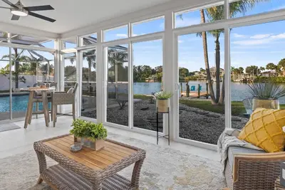 Image de Waterside Retreat - Spectacular Waterfront Apollo Beach Home with Heated Pool