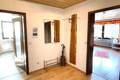 Image de GroĂźe Ferienwohnung mit Balkon