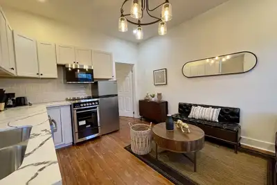 Image de Lovely 3 Bedroom Shotgun Home - 15 Minutes to French Quarter