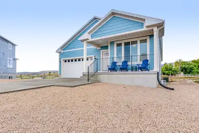 Image de All-new Bear Lake group getaway with amazing views, patio, & washer/dryer