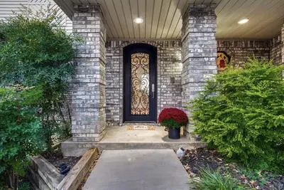 Image de New! Luxury Gateway w/ Home Theater & Decks!