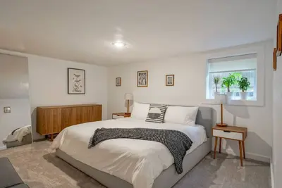 Image de The Alberta Escape - 2br - Awesome Location!