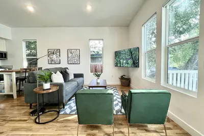 Image de New Spacious 2 Bed 2 Ba Unit Near Disney & John Wayne Airport