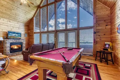 Image de Mountain Mischief, Hot Tub, Pool Table, $1089 Free tickets each paid day!