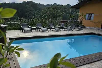 Image de Medium-sized country house with heated pool and barbecue area