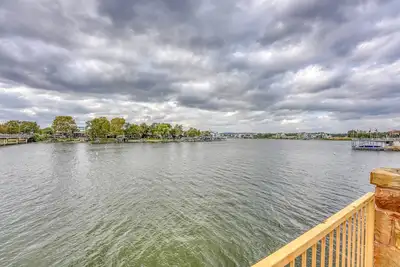 Image de Riverpark: Scenic Lakeside Escape for Everyone!