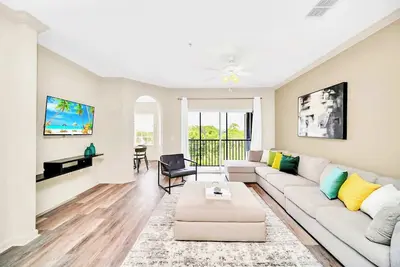Image de Upstay - Pet-Friendly Suite w Hot Tub, Pool, Sauna