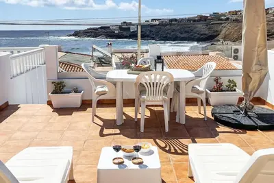 Harmony Beach House - 2br Sea Views Terrace