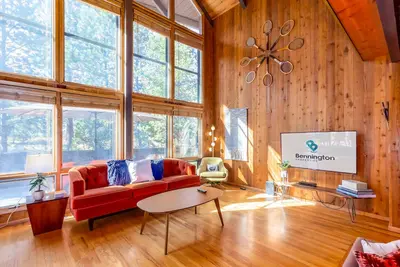 Image de Desc09 - Retro Home, Sunken Living Room, Private Hot Tub