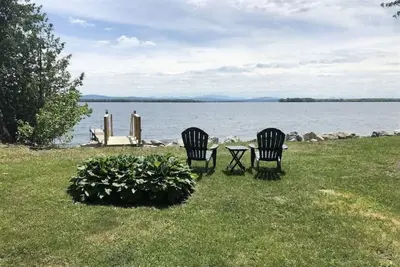 Image de Little Camp · Cozy North Hero Lakefront w/Amazing views!