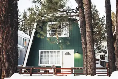 Image de The Yeti Den - Hot Tub & Fire Pit!