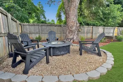Image de Fayetteville Getaway -2 King Beds 5 mi from U of A
