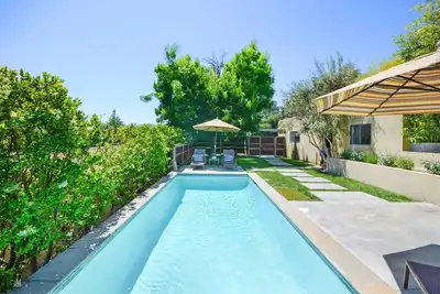 Image de Sonoma home with great outdoor amenities