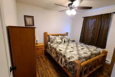 Image de Comfortable cabin with a view - close to Glacier National Park
