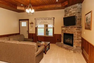 Image de Wildflower Paradise: Luxury Lodge Suite in Amish Country