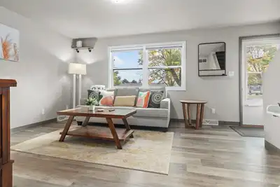 Image de Cozy Townhome w\/ Garage in Appleton