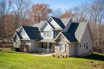 Image de Cheerful 5 bedroom home with patio