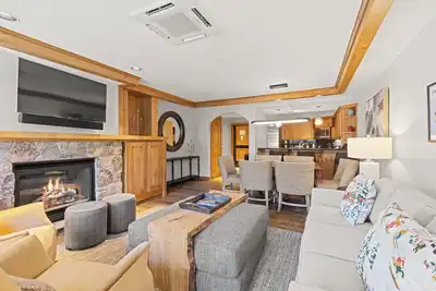 Image de 2 Bed Suite at the Gravity Haus Vail - Hot Tub, Sauna, Fitness