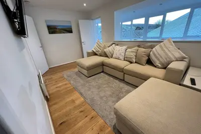 Image de Spacious Apartment in the Centre of costal Village - 5 minutes walk to the beach