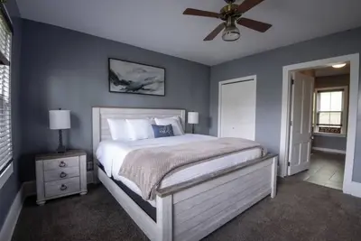 Image de Spacious 4 Br 3ba Mins to Starved Rock
