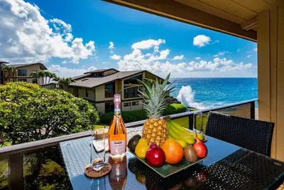 Image de Hidden Gem: Fantastic Oceanview Condo/w New Ac and Windows - Recently Remodeled!