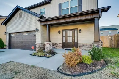 Image de Family Oasis w/ Hot Tub ideal for longer Stays!