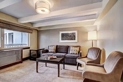 Image de Executive Suite + Private Balcony, On-Site Pool