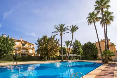 Image de Confortable appartement avec Wifi, piscine, climatisation, Tv, terrasse, vue panoramique et parking