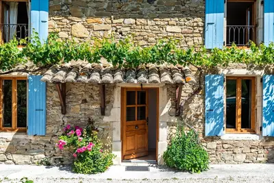 Image de Mas provençal en pleine nature - Puy St Martin