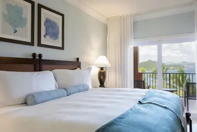 Image de Lavish 3 bedroom 3. 5 bathroom penthouse overlooking the water.