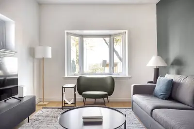 Impeccable Central Square 3br w/ W/D, nr T, by Blueground