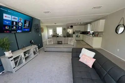 Image de Tranquility house close to airport, beach, mall, park, zoo.