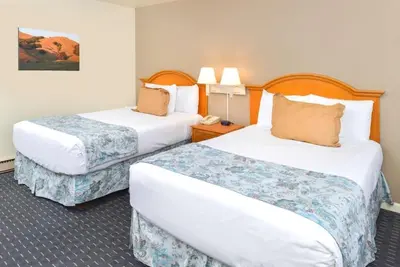 Image de Danish Experience! 4 Spacious Units, Outdoor Pool & Parking, See Succulent Cafe!