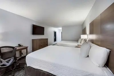 Image de Just What You Were Looking For! 4 Spacious Units w/ Free Continental Breakfast!