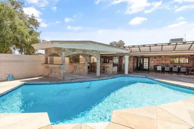 Spacious 5br w/ Pool + Fire Pit | Sleeps 14
