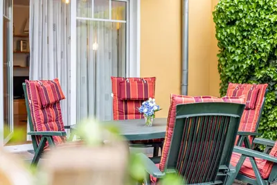 Bright, beautiful apartment with garden!