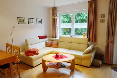 Image de Bright first floor apartment with furnished and covered south-facing terrace!