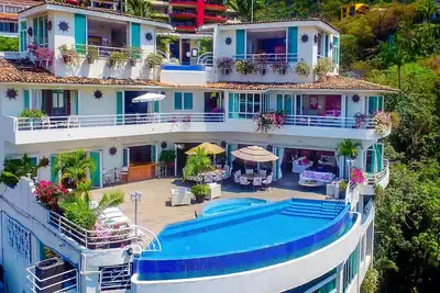 Image de Los Muertos Beach Luxury Villa rental for 20 people