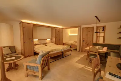 Image de Appartement de 1 1\/2 pièce avec vue sur la montagne au 2ème étage