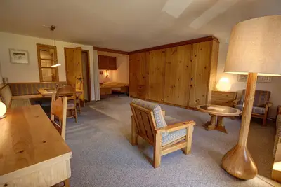Appartement de 1 1/2 pièce avec vue sur le lac au 3ième étage