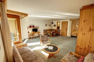 Image de Appartement de 1 1\/2 pièce avec vue sur les montagnes au 3ième étage