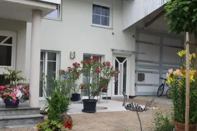 Image de Cozy 1-room apartment with terrace. Perfect for business travelers